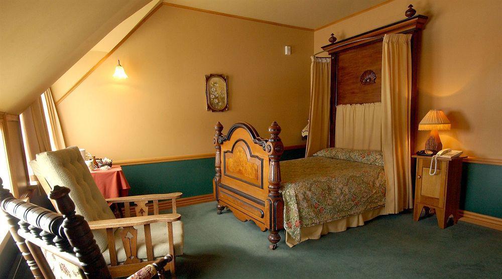 Larnach Lodge & Stable Stay Dunedin Exterior photo