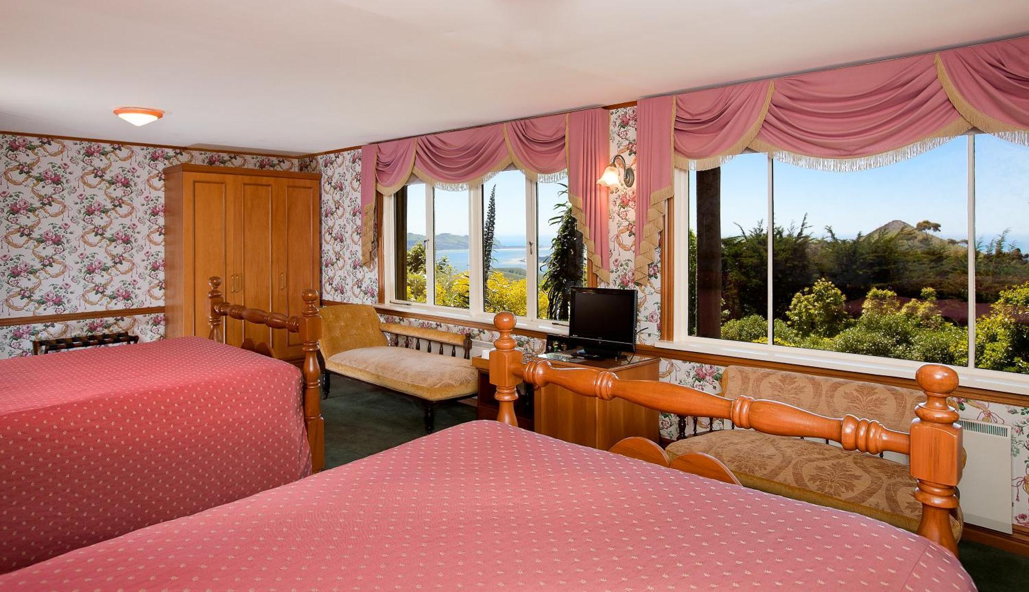 Larnach Lodge & Stable Stay Dunedin Room photo