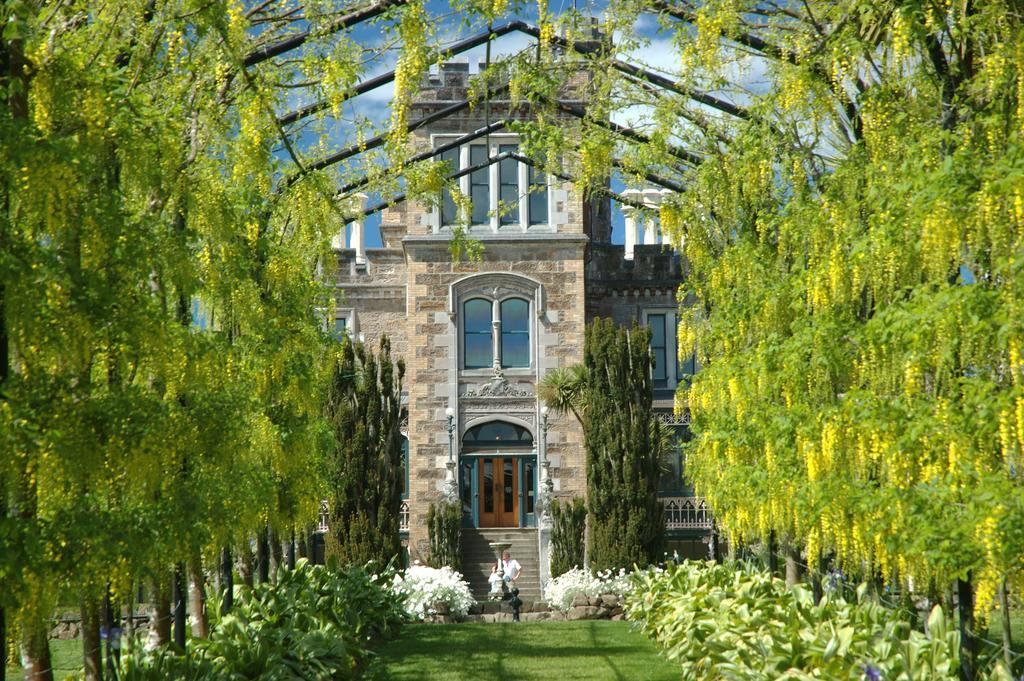 Larnach Lodge & Stable Stay Dunedin Exterior photo