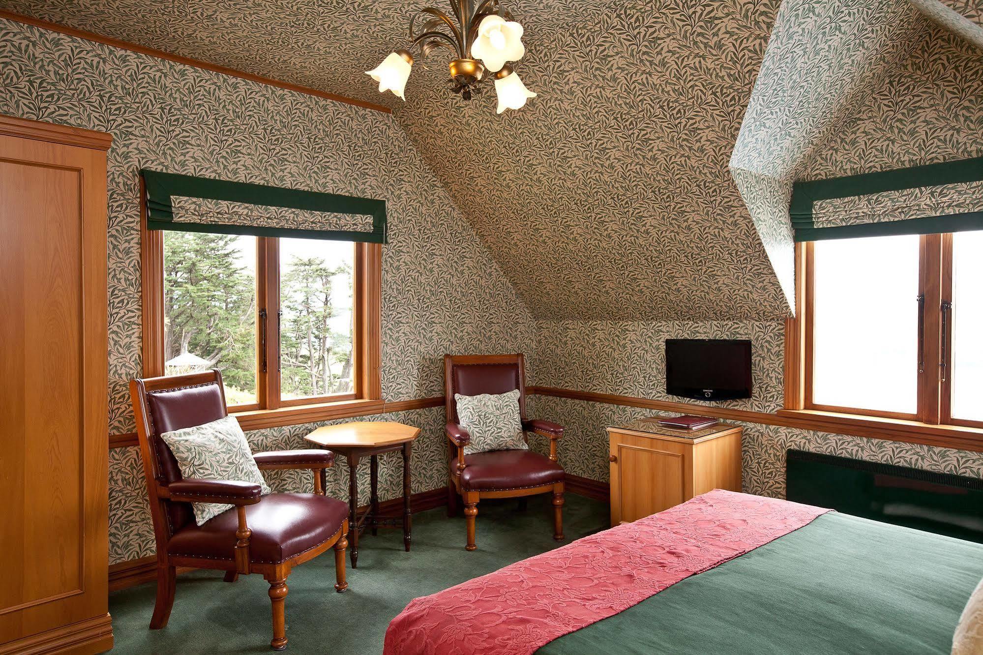 Larnach Lodge & Stable Stay Dunedin Exterior photo
